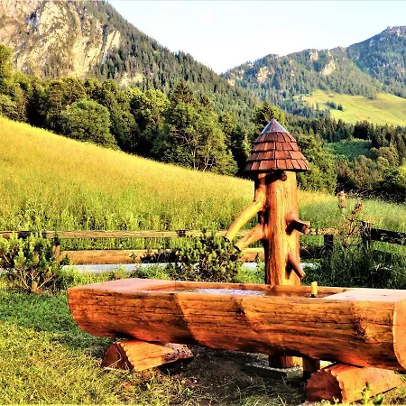 4 Bergpanorama Mit Herrlicher Alpinen Almlandschaft Fuer Absolute Nichtraucher